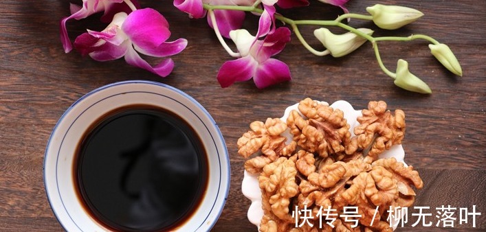 冬天，核桃和醋是绝配，坚持每周吃3回，很多人不知道有啥用！