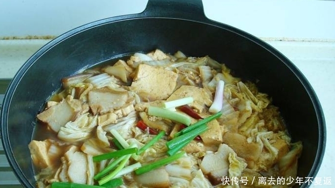 白菜炖豆腐，先炖白菜还是豆腐？搞错了顺序，难怪白菜豆腐不好吃