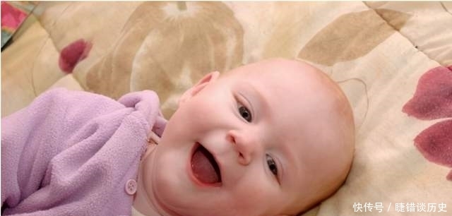 宝宝迟迟不开口?引导孩子说话有窍门,手势、动作、眼神都很重要