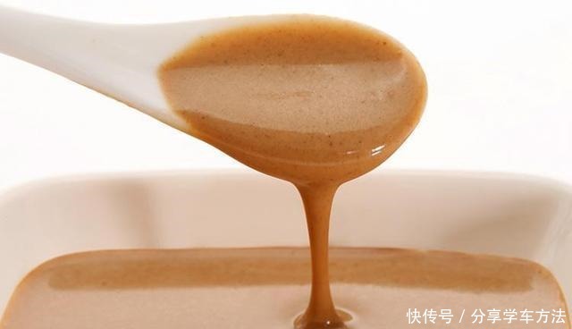 买的芝麻酱太浓稠，化不开教你两招，轻松化开，吃起来口感更好