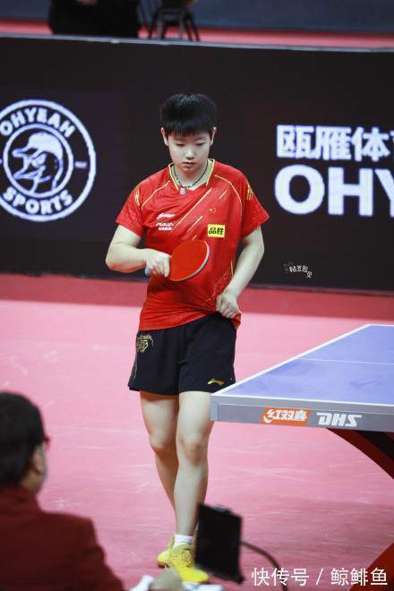 国乒女队|孙颖莎拒绝被逆转,强势击败男选手获新绰号,李隼场边指导很精彩