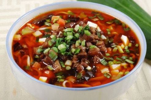 中午也要好好吃饭,酸辣,爽口的臊子面值得品尝