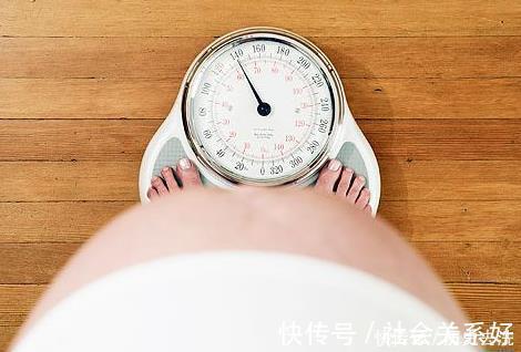 抗衰|绝经后的女人,多吃3物,做好5点,助你保养卵巢,抗衰防老