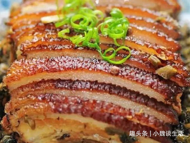 梅菜扣肉的16种做法，肉烂菜香汁亮，入口即化肥而不腻