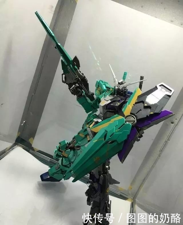 模型|假面骑士W配色,独角兽高达模型