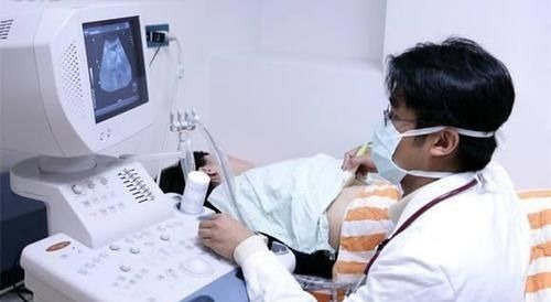 小丽|婆婆陪儿媳产检,被医生支开后,医生问的问题让孕妈害羞不已