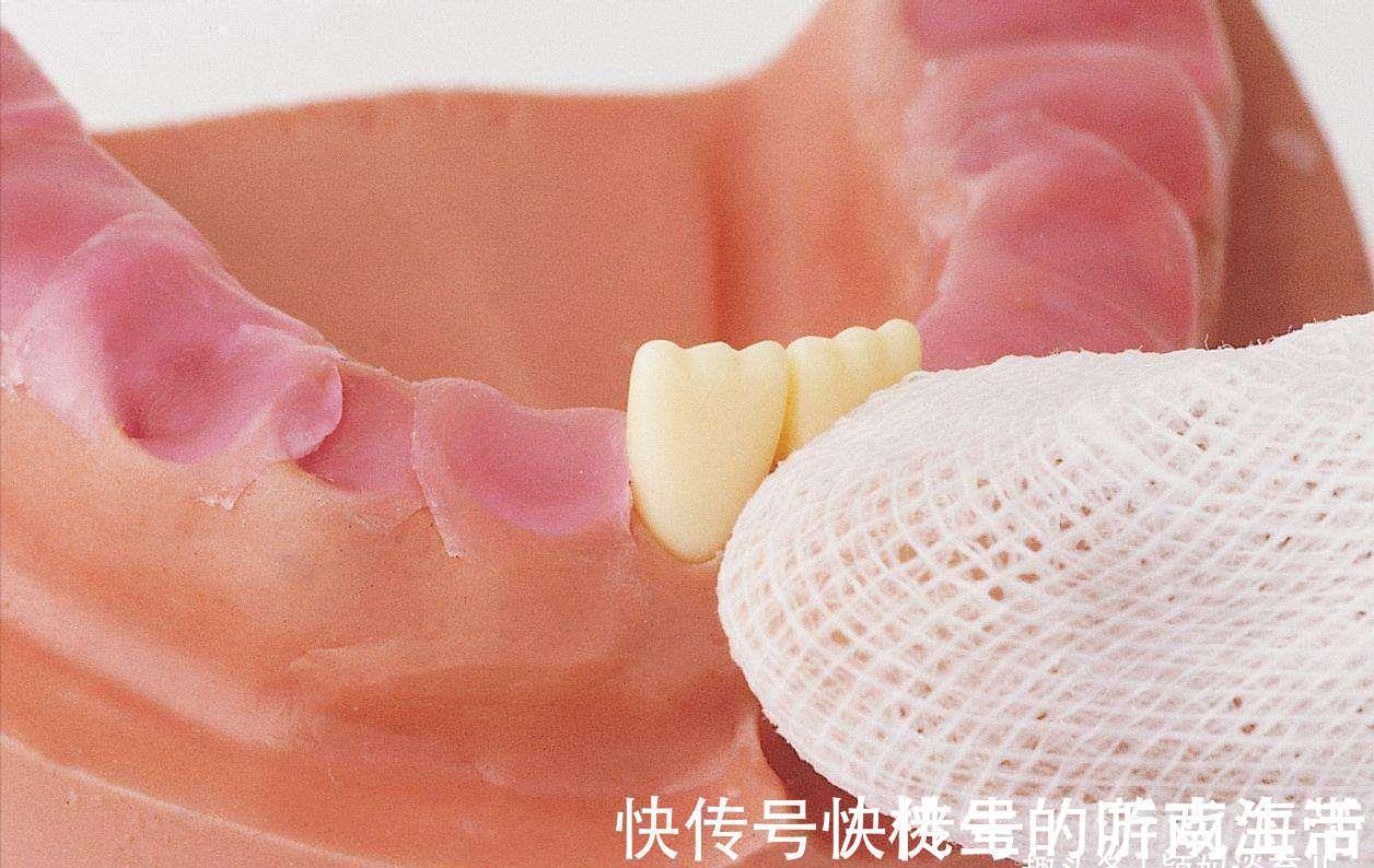 乳牙|没长牙就不需要添加固体食物?错,娃到了这个月龄,该加还得加