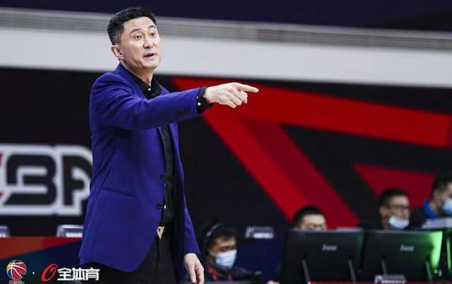 篮板球|8分13篮板!让出CBA顶薪,主动成为广东蓝领,杜锋该好好感谢你