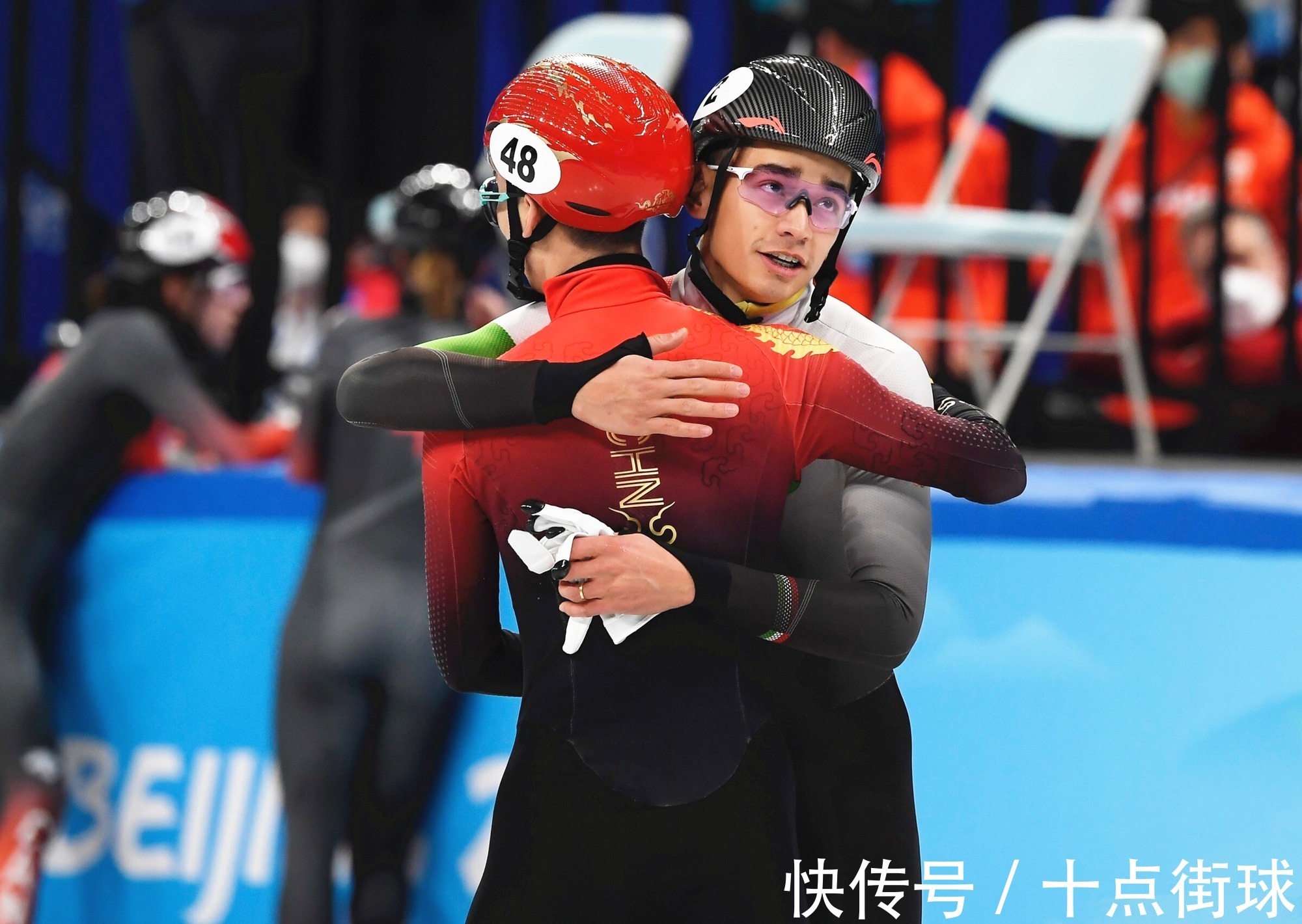 中国队|刘少林刘少昂签约中国巨头,各自女友也一同曝光!之后回中国训练