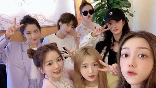 男团选秀堪忧!青你3黑料满天飞,亚洲团拟邀导师全部来不了!