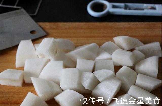 白萝卜|不管有钱没钱,多给家人喝这汤,营养鲜美又滋补,越喝越舒坦!