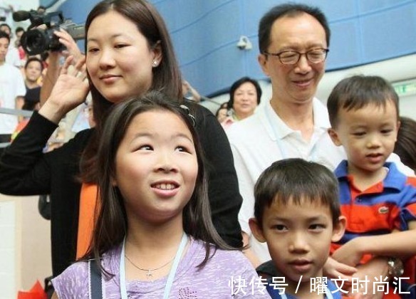 梁锦松|奥运冠军伏明霞,嫁大26岁富豪老公,如今不敢参加聚会