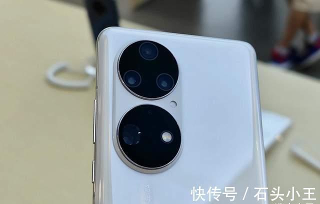 女朋友|陪女朋友实体店看华为P50Pro,体验平淡,最终还是放弃了