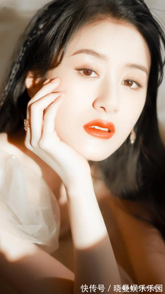 唇部 女人涂口红时,要改掉这3个“坏习惯”,不然再贵口红都掉色沾杯