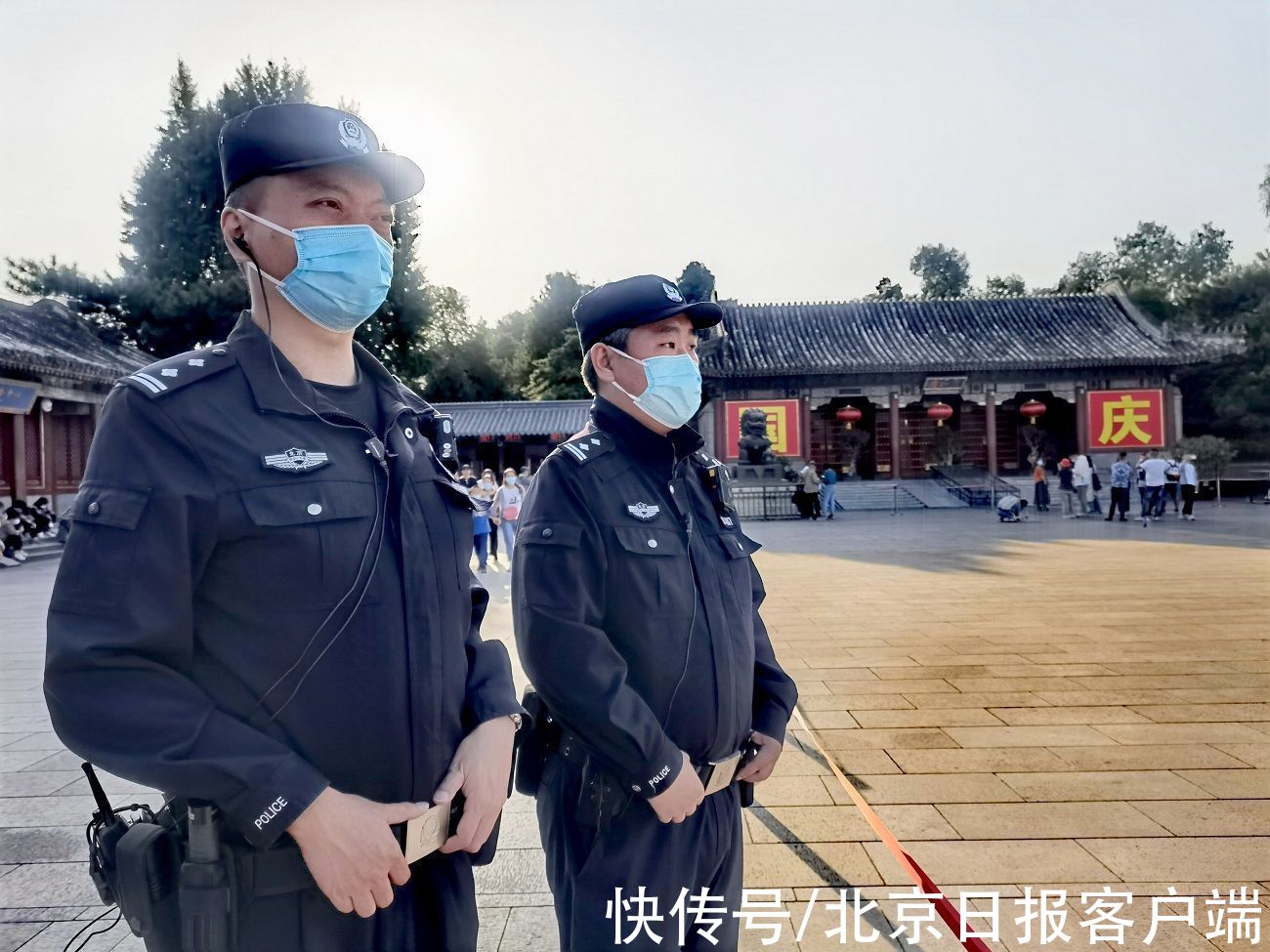 颐和园|颐和园、玉渊潭、香山公园……景区客流高峰中的一抹“警察蓝”