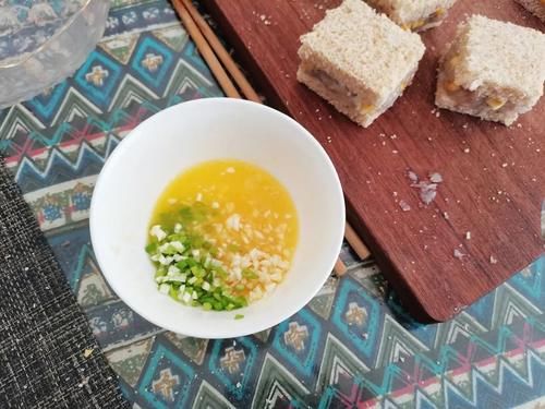  大蜜食堂｜巨好吃的蒜香面包虾～get吐司虾滑新吃法