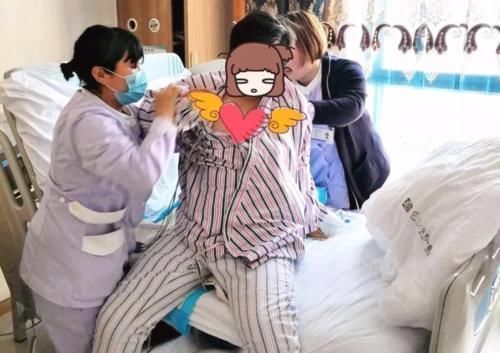 人才会|剖腹产分娩多久能下床?产后第一次下床啥感觉?有哪些注意事项?