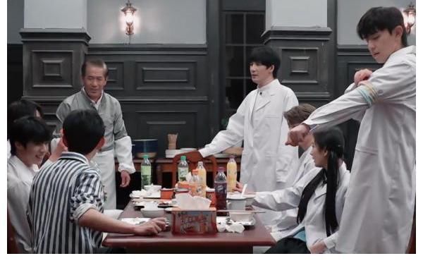 飞行嘉宾|《密逃3》“绝密医院”要来了?预告公布好消息,何炅成飞行嘉宾