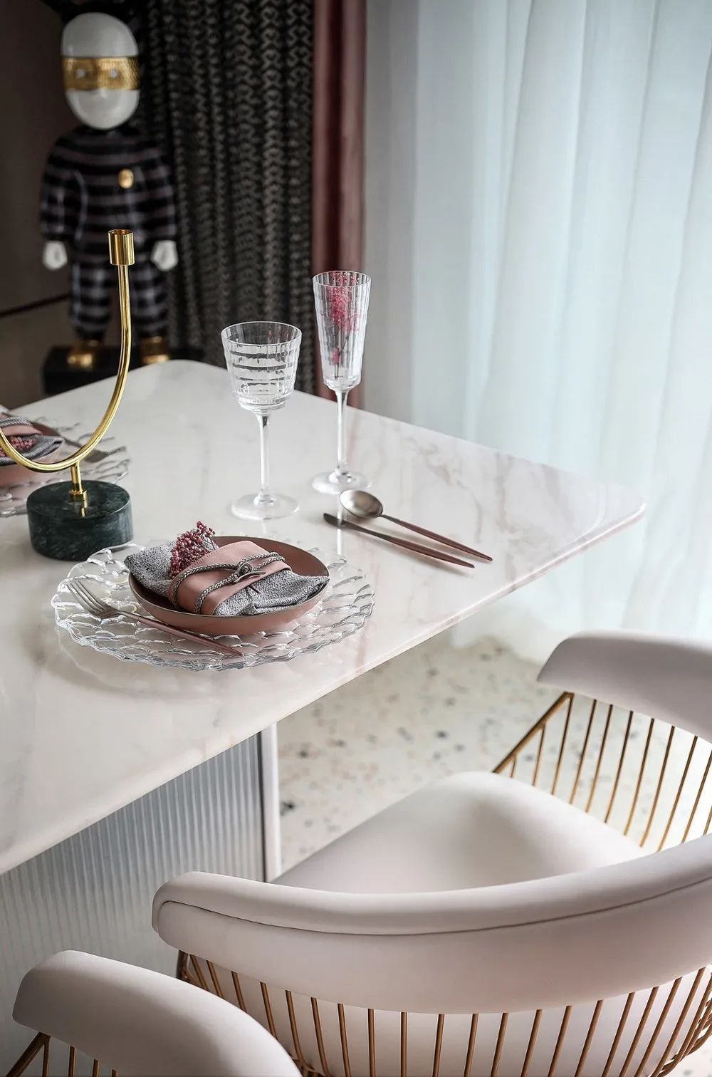 优雅|轻奢风质感+北欧风配色，让94㎡的房子，装出华丽高级的浪漫