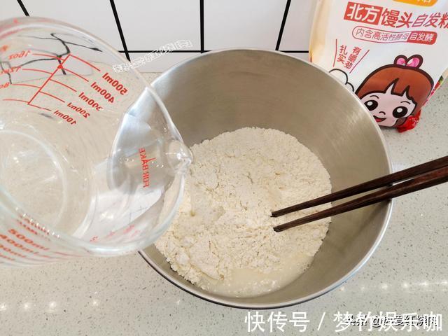 猪肉馅|梅干菜猪肉馅的大包子,刚出锅我能吃掉仨,用这面粉做次次都成功