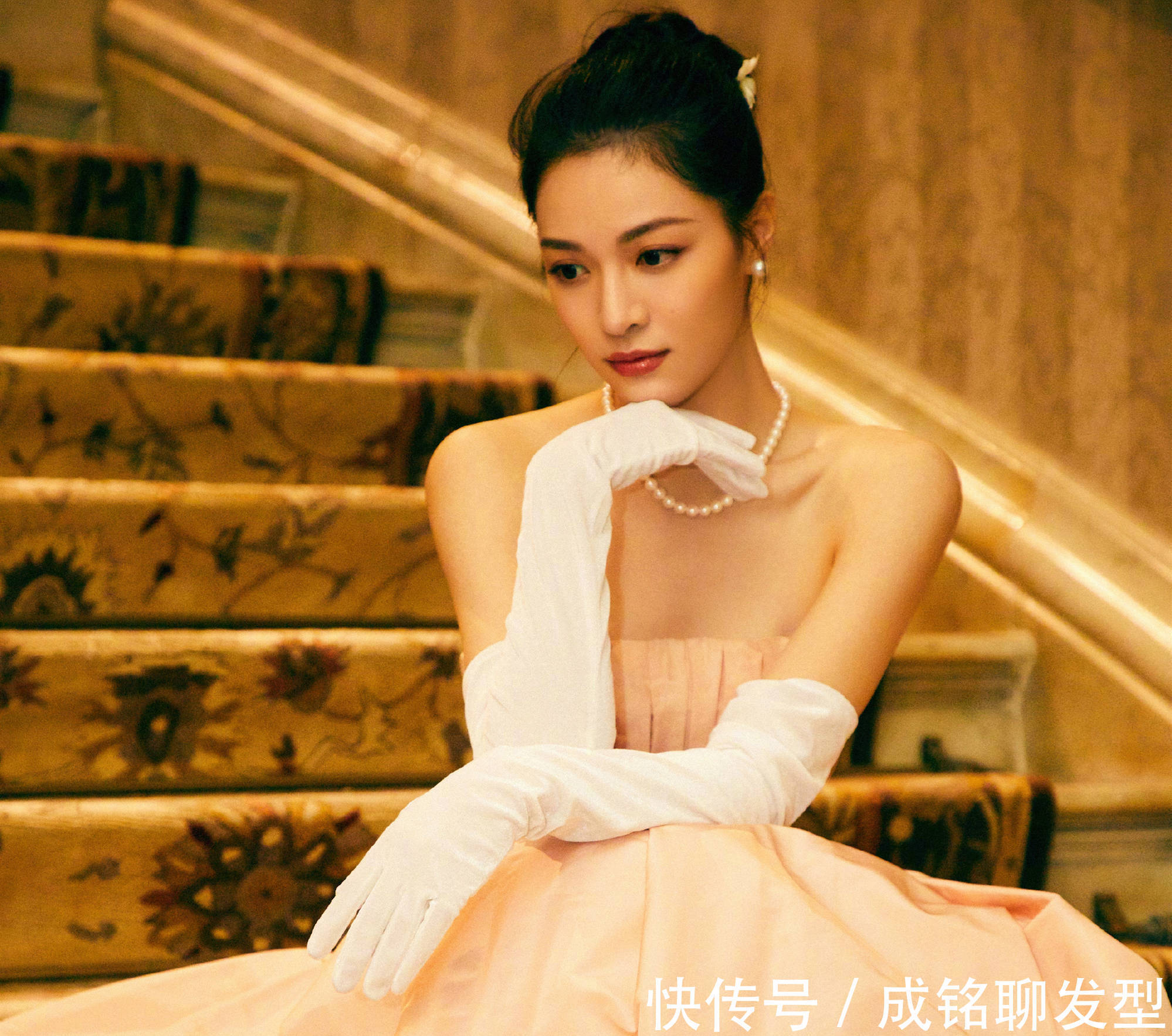 发型|四十岁做发型,“洋气”还是“高贵”好?区别不在颜值,而是气质