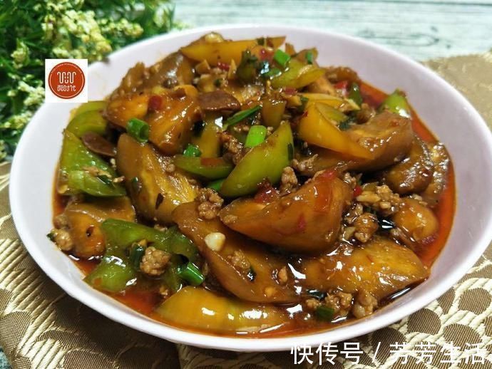下饭|夏天就该这样吃茄子，不用过油，软嫩多汁，美味又下饭，比吃肉香