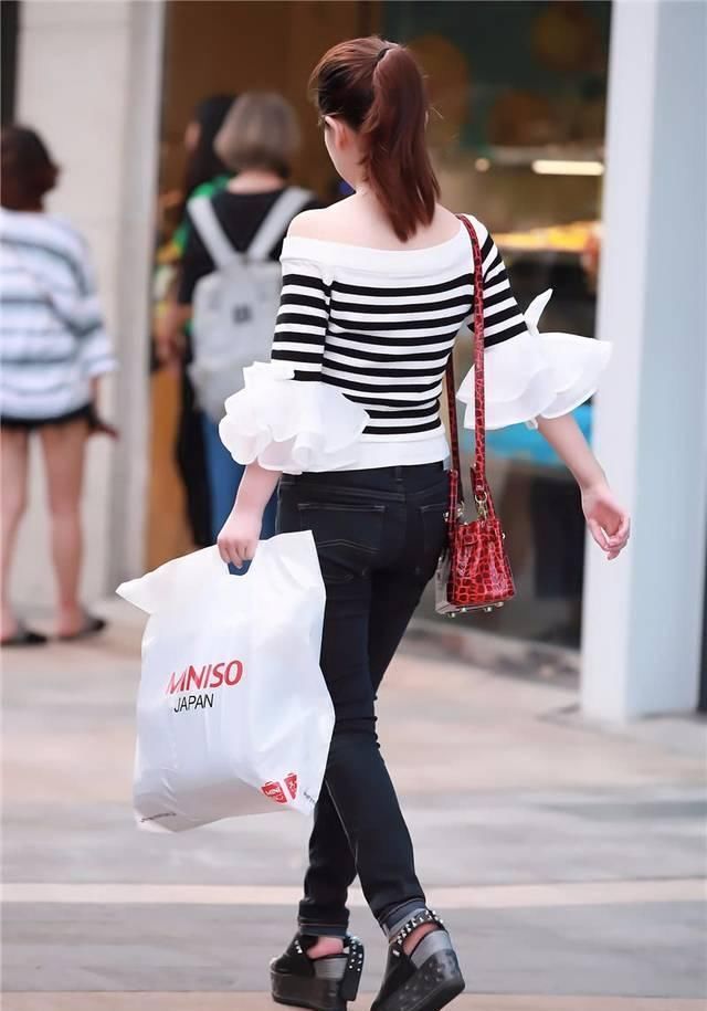 靓丽|街拍美女冰肌玉骨小姐姐,靓丽可人,娇艳如花