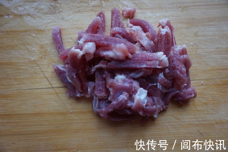 里脊|家常炒菜香菇焖里脊肉,鲜嫩可口,味道浓郁,实在太下饭了