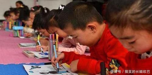 宝妈|孩子画全家福作业,老师怀疑有心理问题,宝妈:老师您看错了