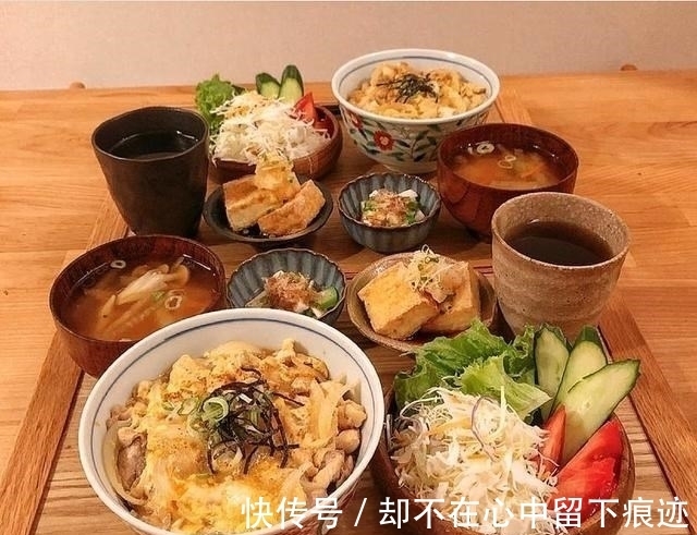 日本妈妈|日本单亲妈妈晒母女俩晚餐,一人一盘分餐合理,网友:真的好健康