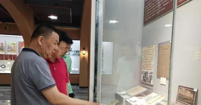 收藏家协会|在龙岗-民营企业家的革命情怀肖成洲有一个私人红色展厅