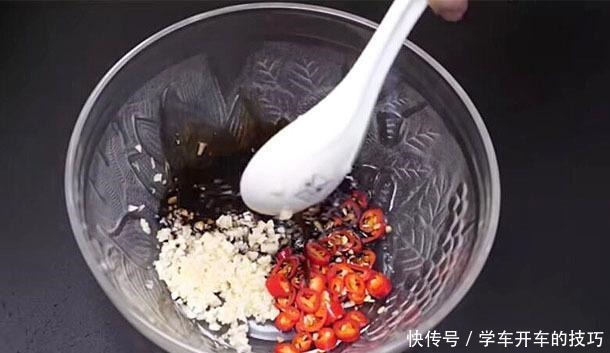 它是“天然骨胶原”,懂吃的视其为宝,可惜好多人把它当垃圾扔了!