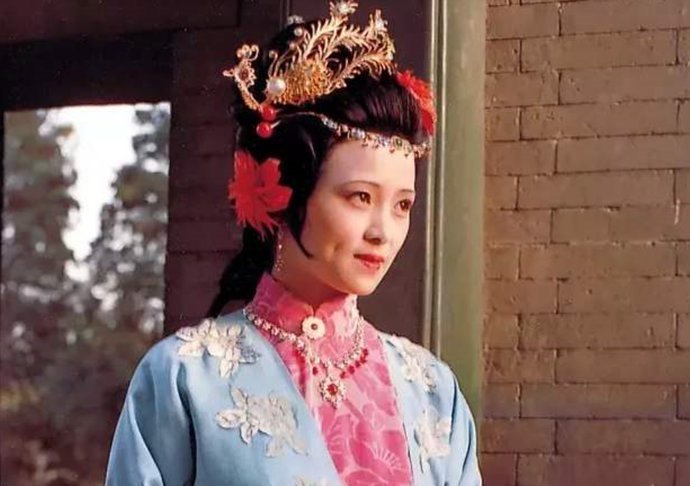  不信|秦可卿生病期间，为啥每天要换四五次衣服说出来别不信