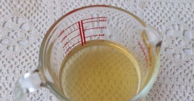 这蛋糕用酸奶和牛奶就能做,免蒸烤,入口即化,好吃不上火