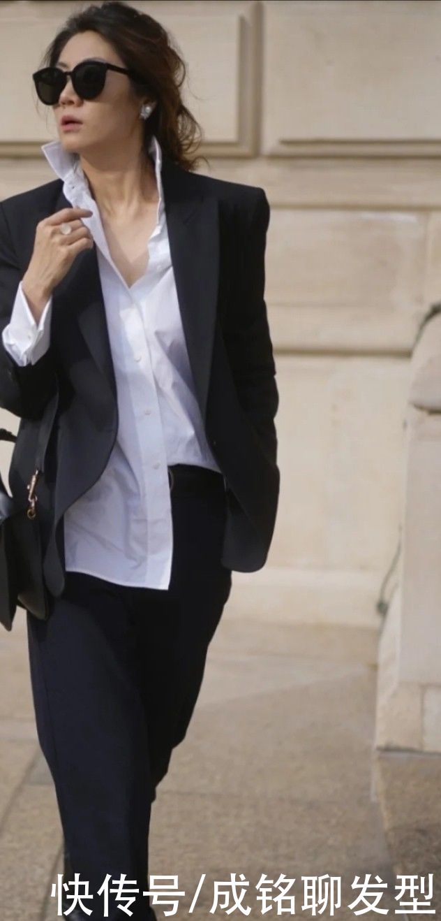 有气质|奔五的女人别“扮嫩”，这样搭配成熟又有范，既有气质又有女人味