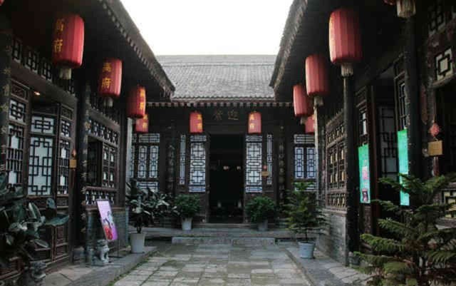 朝向|朝向南方明明很晒,古代又无空调,为何房屋总是“坐北朝南”