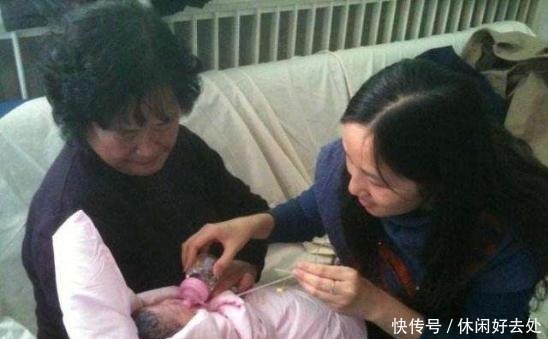 熊孩子|5岁男孩拿别人奶茶喝,妈妈强势护短,女孩的回答让妈妈内心发慌!