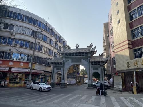 福建有个千年寺庙，藏在泉州闹市区却很安静，还可看到国宝级古塔