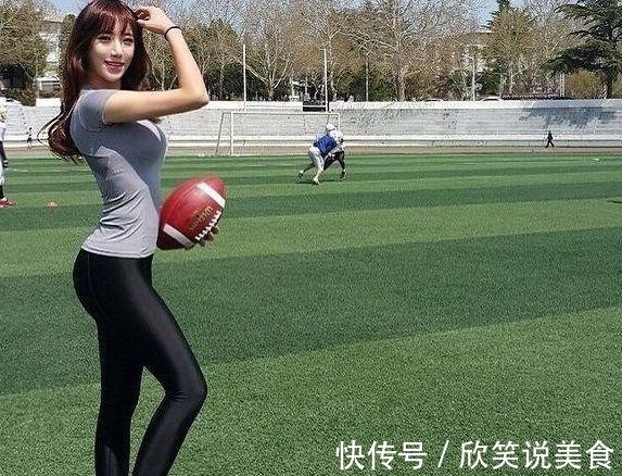 紧身 清纯动人的打底裤美女，展现凹凸迷人曲线，散发成熟婀娜的气质