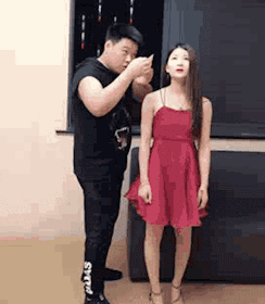 |搞笑GIF图:是时候该减肥了,不要再迷了你现在已经撞南墙了