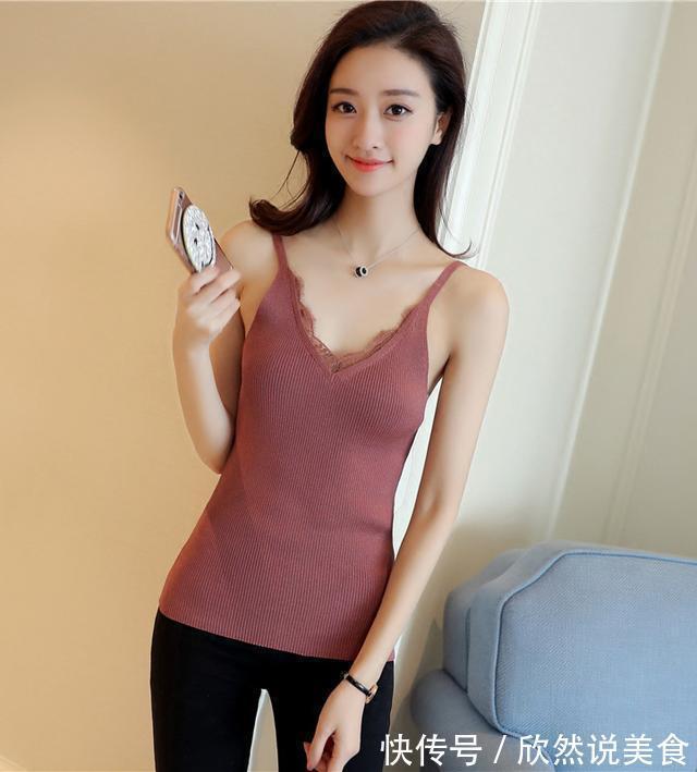 搭配 凹凸有致身材的小姐姐,打底裤完美展现丰腴臀线和傲人的身材