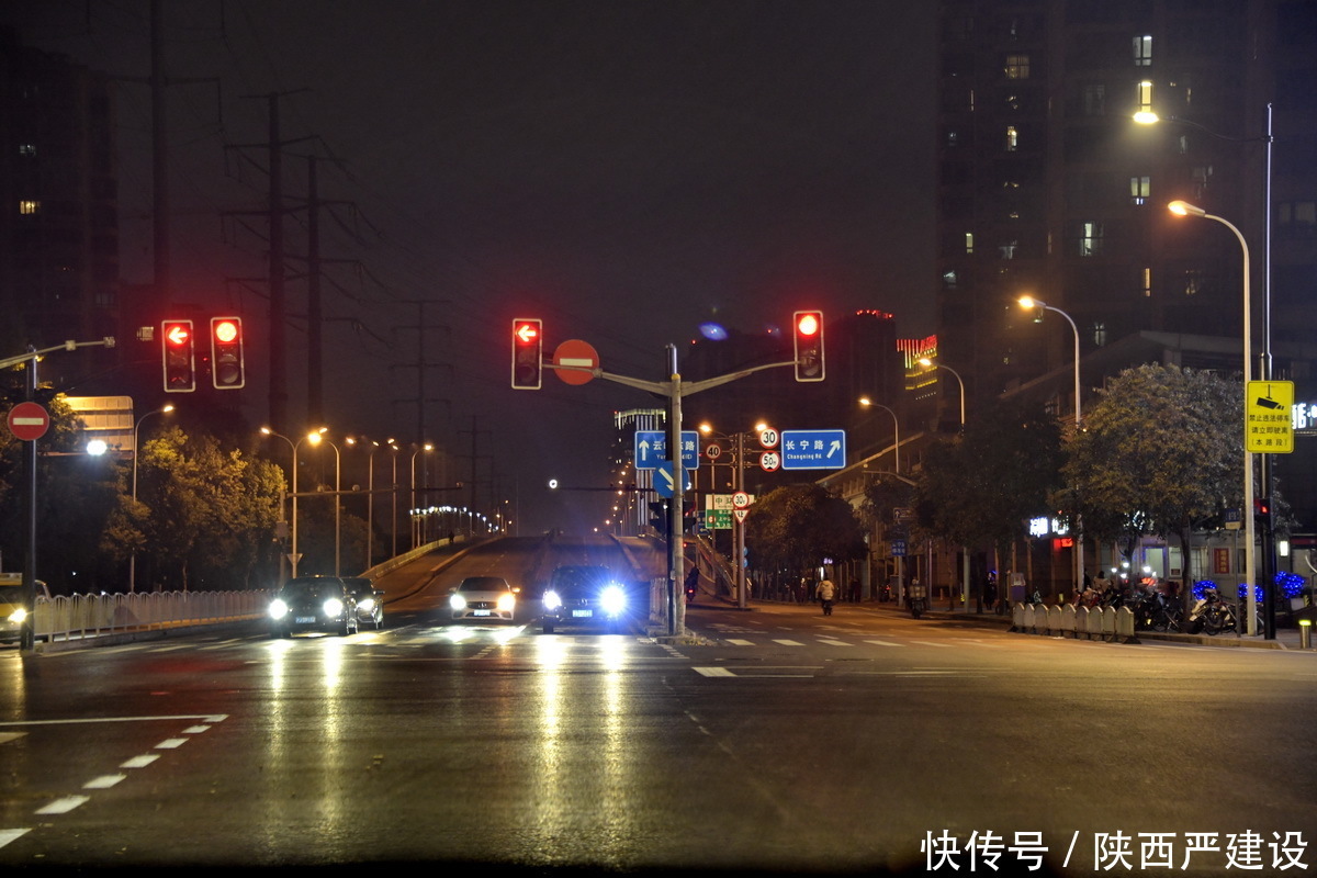 大片|遛弯上海夜景街拍【严建设】