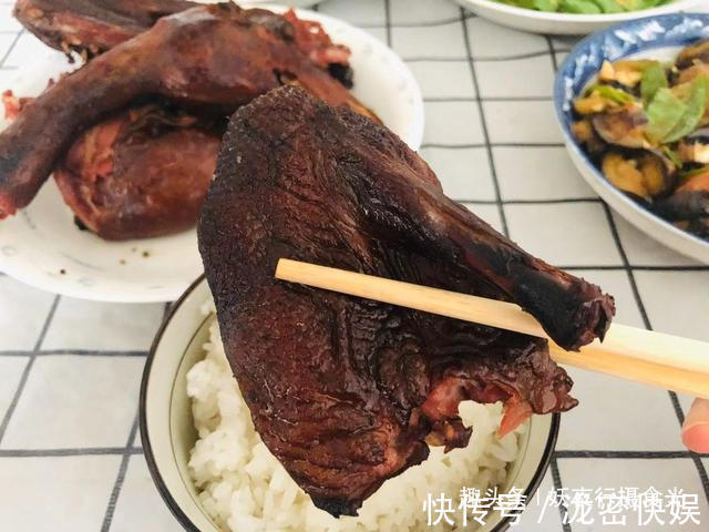 宅在家的第9天,我家晚餐这样吃,一家三口4个菜,有荤有素很好吃