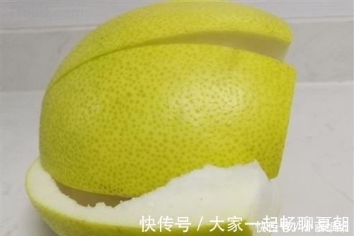 泡水|柚子皮泡水太厉害了,男人女人都离不开,现在清楚也不迟