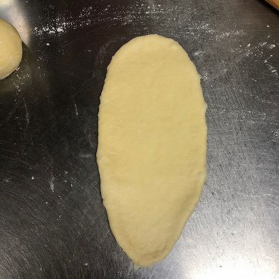 沙拉肉松芝士面包