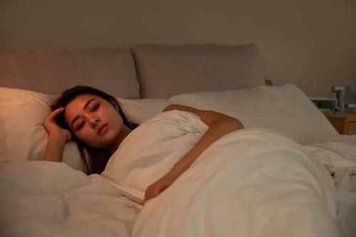 阳气|睡不好，失眠毁的是五脏六腑，耗的是命！艾灸治疗失眠的方法来了