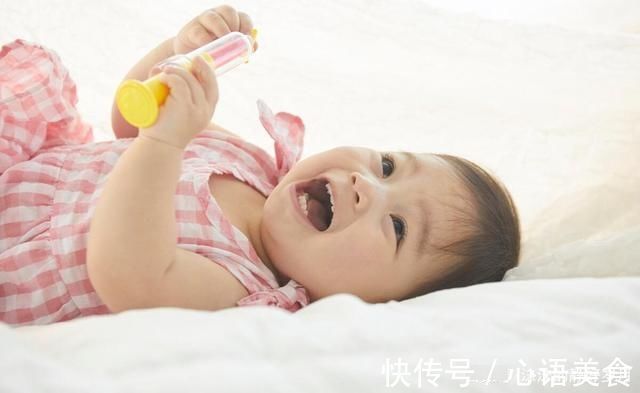 性格|宝宝睡醒后有3种表现，代表孩子的不同性格，后两种妈妈莫要打扰