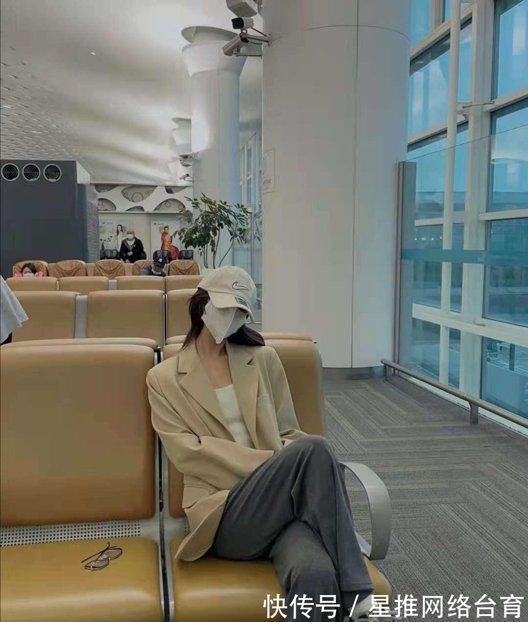 牛仔裤|卡其色西装配什么裤子好看