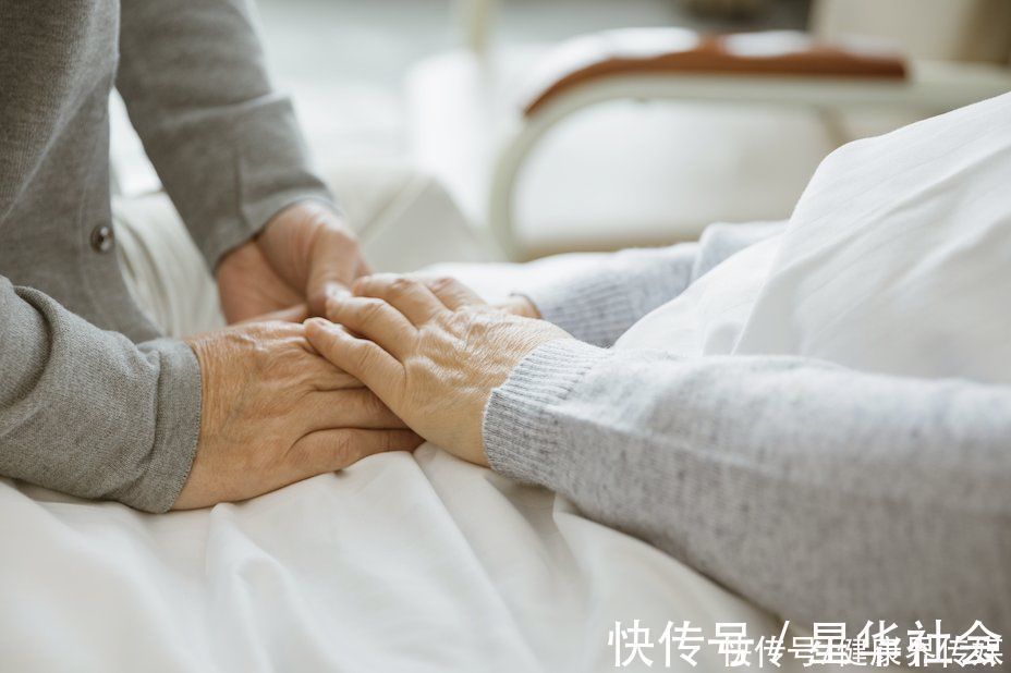 胸片|男子肩痛竟查出肺癌!医生提醒:肩部有这些症状,可能是大病