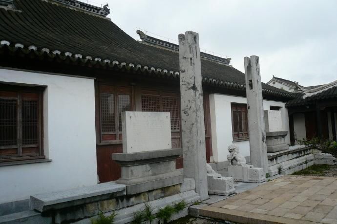 中年|无锡郊区隐藏着一低奢古宅,用金丝楠木建造,却因无人保护而衰败